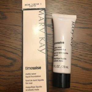 Mary Kay Matte Wear Liquid Foundation Beige 3